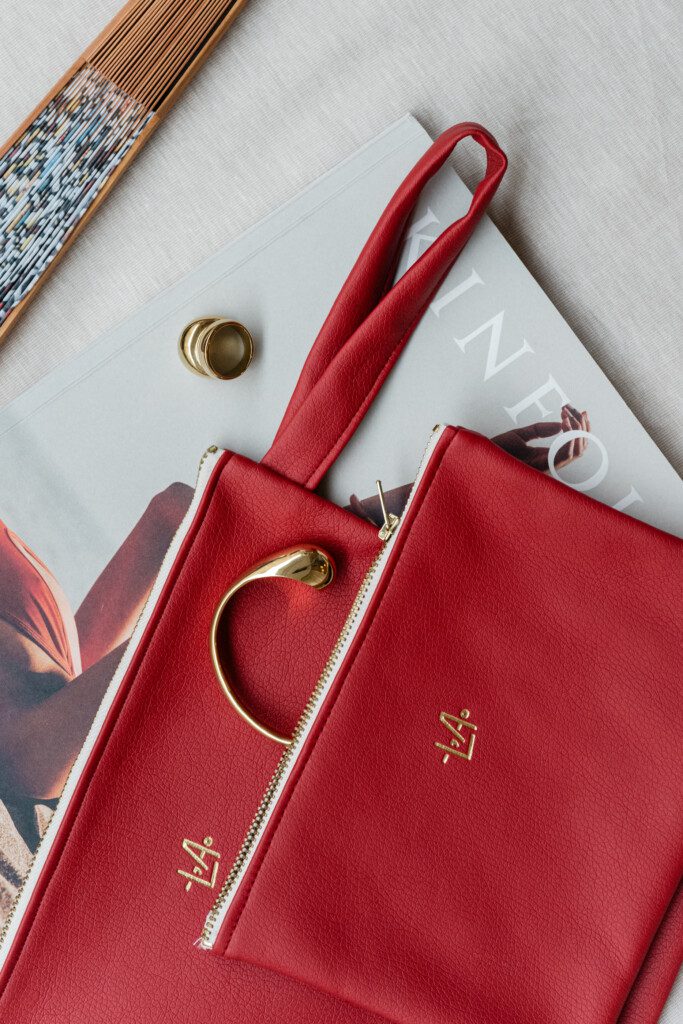 LA accessories – red pouch