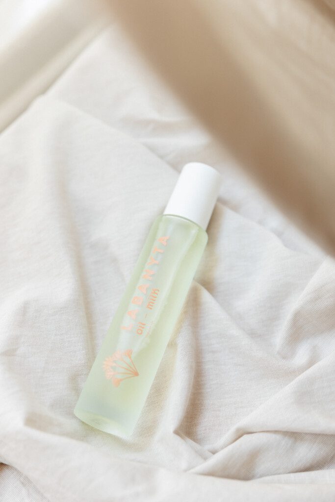 LABANYTA – Oil to Milk on linen