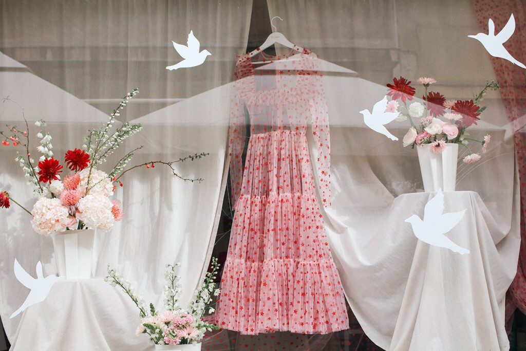Love, Ana. × La Jupe window