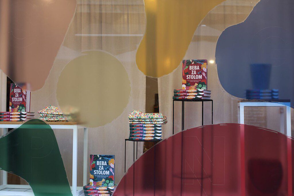 Dizajn za stolom – Beba za stolom books